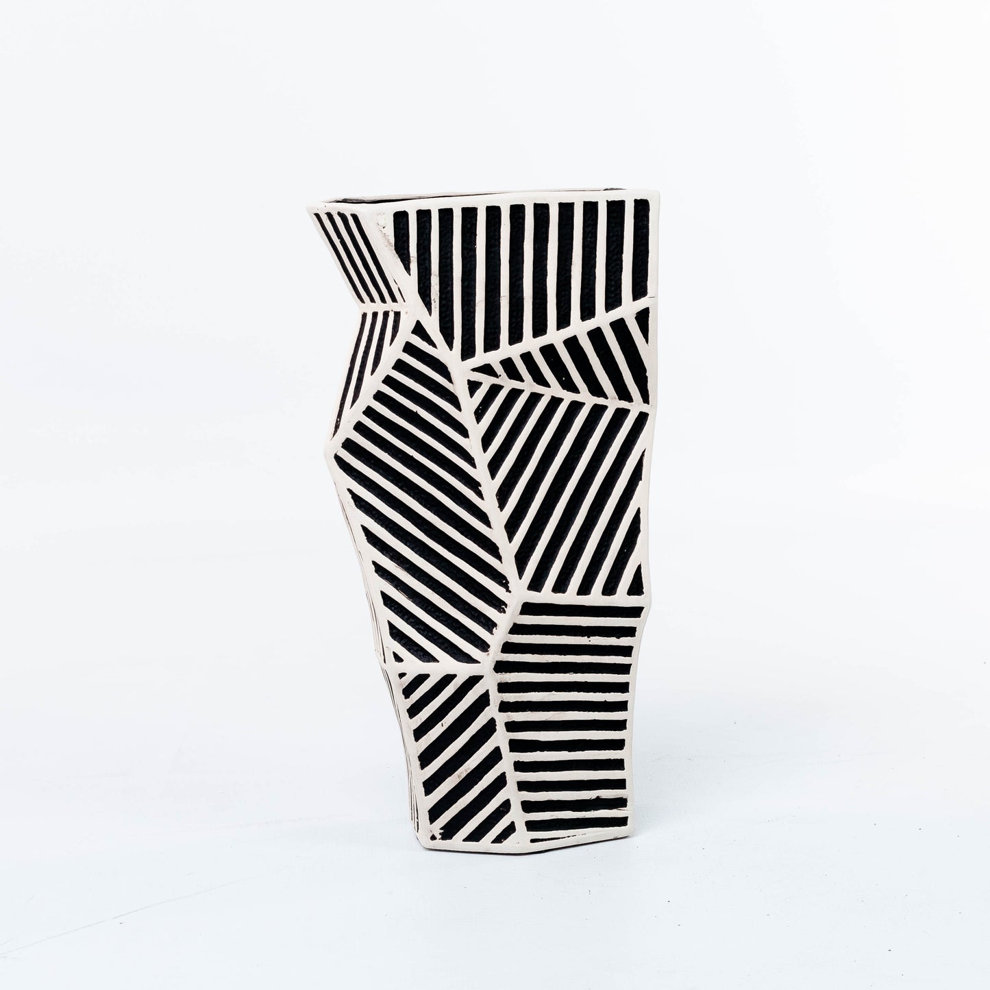 ZEBRA COLOUR STRIPE HOME DECORATION CERAMIC VASE