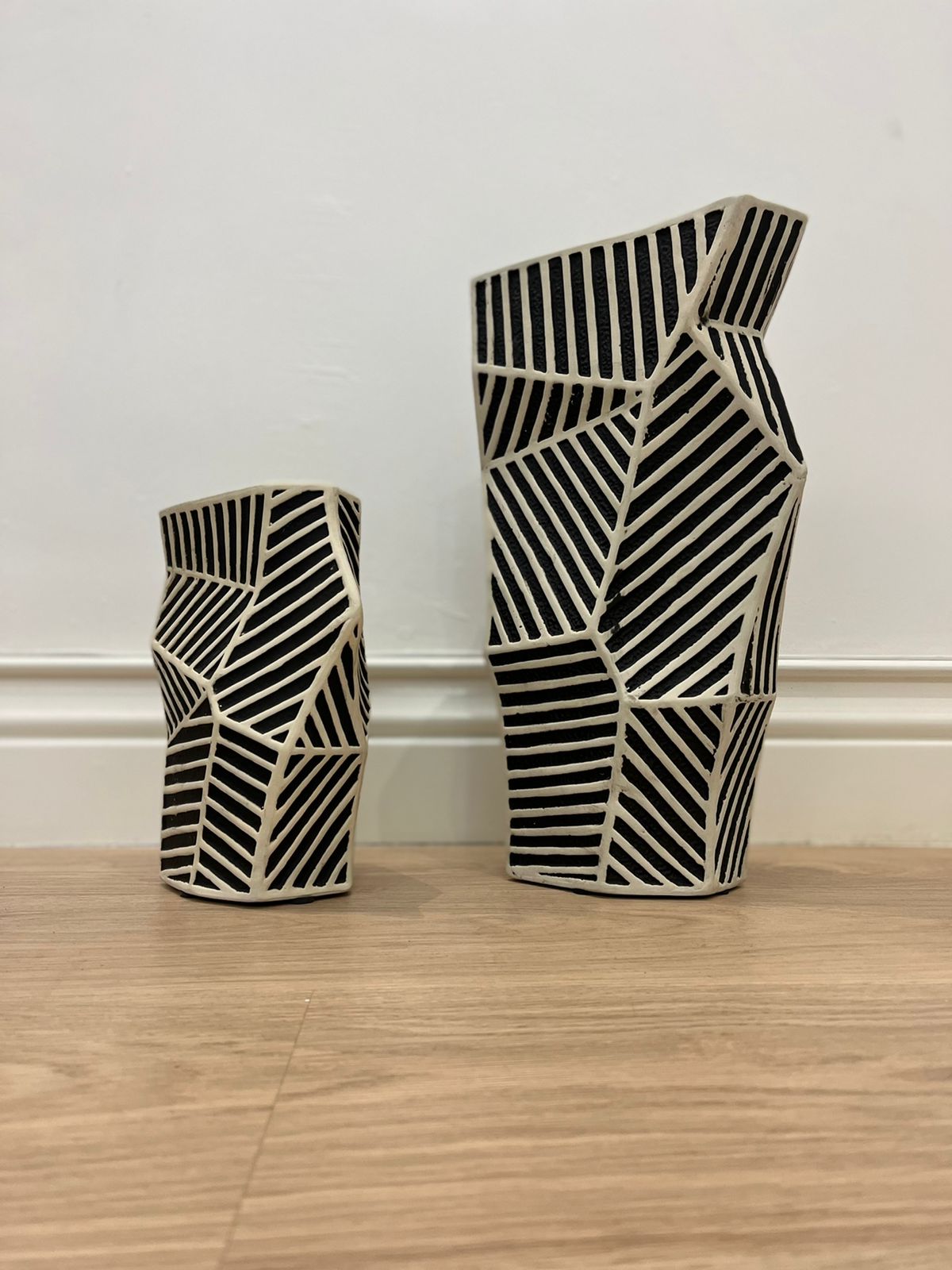 ZEBRA COLOUR STRIPE HOME DECORATION CERAMIC VASE